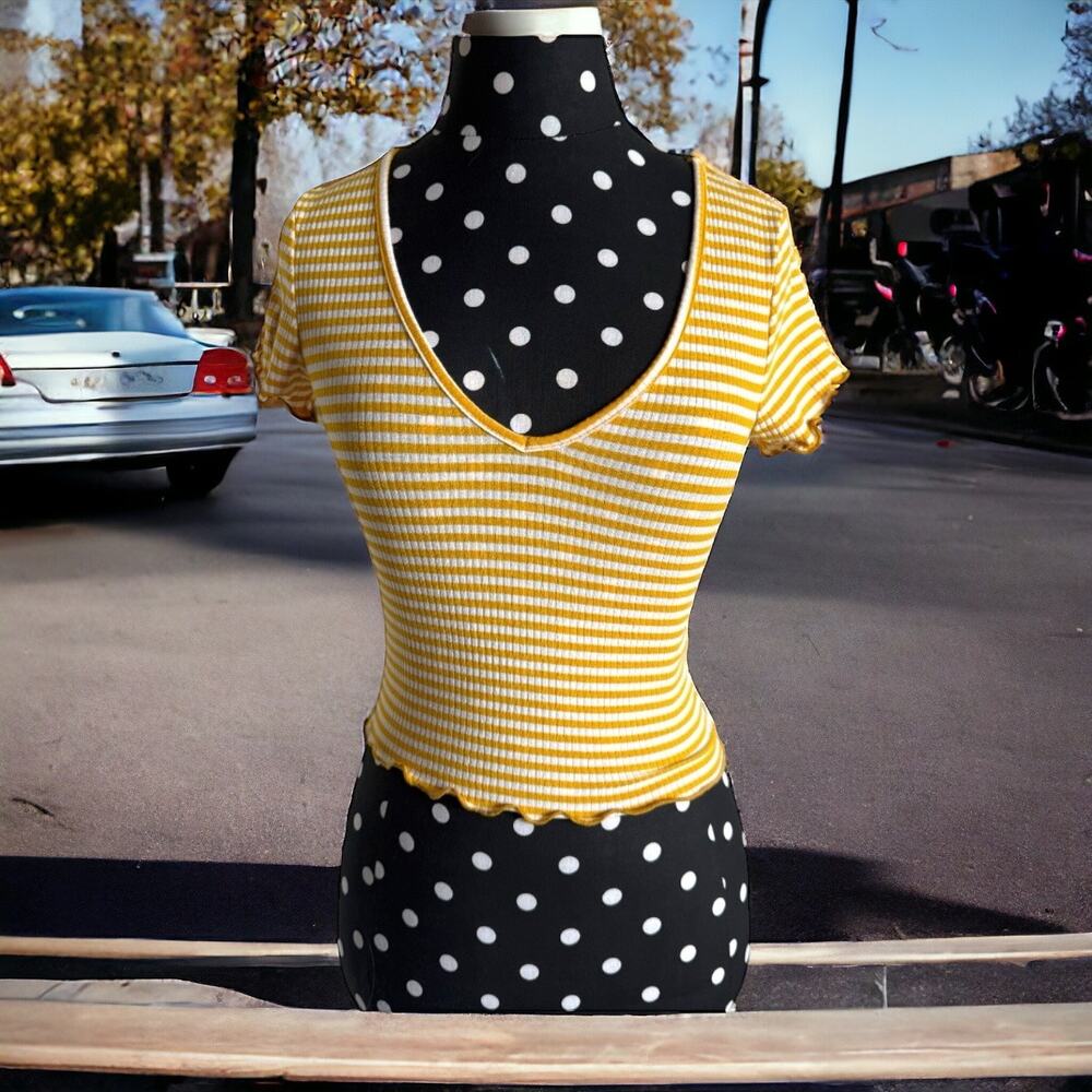 5/$35 AMP Womens Crop Top Sz XS Mustard Yellow White Striped Ribbed Knit V Neck